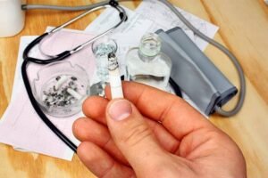 does smoking cause high blood pressure