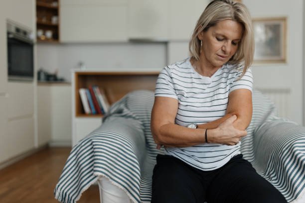 Joint Pain in Women Over 40: Hormones, Inflammation, or Arthritis?